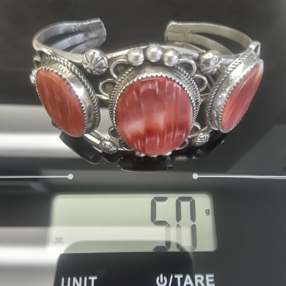 Native American SS Spiny Oyster Cuff - Picture 4 of 7